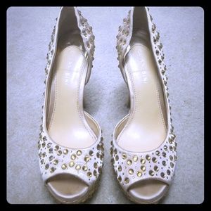 Gorgeous gold heels with gold rhinestones